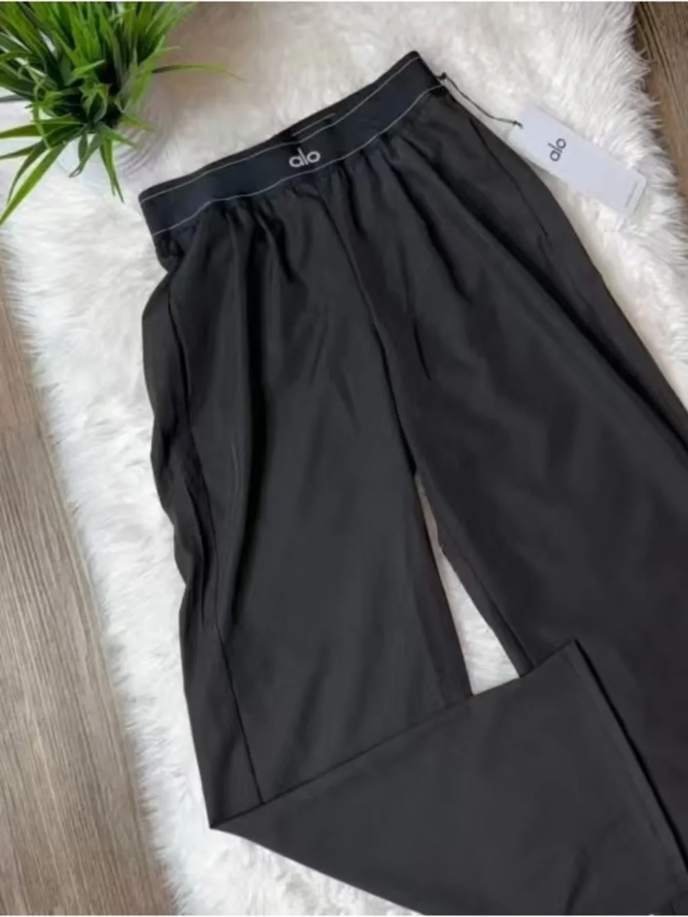ALO Yoga Black Wide-Leg Lounge Pants - Picture 2 of 4